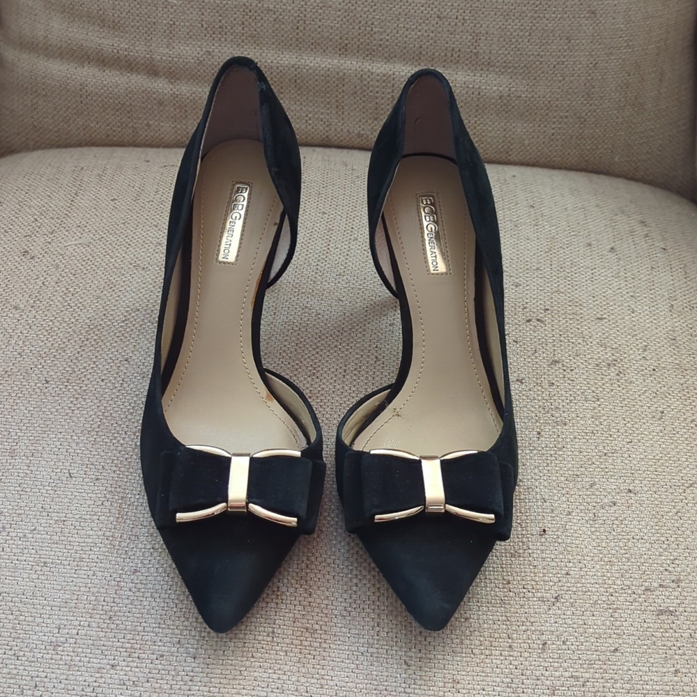 BCBG Elegant Black Suede Women's Heels with Bow Accent Size 7 M - Picture 2 of 6